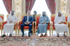 محمد بن راشد يلتقي رئيس مجلس إدارة بنك أوف أمريكا