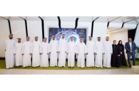 عمر سلطان العلماء يطّلع على مشاريع كهرباء دبي للتحول الرقمي