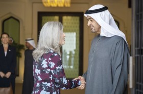 رئيس الدولة يستقبل السيناتور جوني إيرنست ويستعرضان علاقات الصداقة وسبل ترسيخ ركائز السلام في المنطقة والعالم 