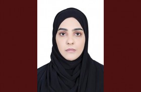 الفائزة بجائزة محمد بن زايد لأفضل معلم خليجي في استضافة مجلس الفكر والمعرفة