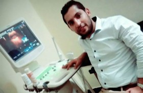 التحقيق مع طبيب نساء بعد «رقصه بالمولود»