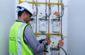 «كهرباء الشارقة» تنجز مشروع شبكة الغاز الطبيعي  وتوصيل الخط الرئيسي إلى منطقة الفلاح التجارية