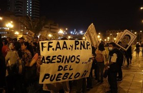 مئات البيروفيين يتجهون إلى ليما لمعاودة التظاهرات