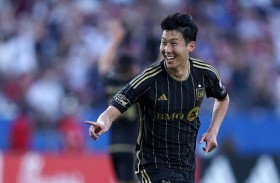  سون ومولر يفتتحان رصيدهما التهديفي في الدوري الأميركي 