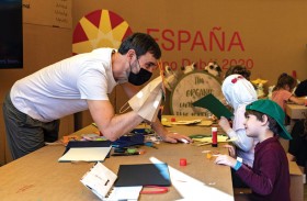 الجناح الإسباني في إكسبو 2020 ينظم ورش عمل لصنع الدُمى باستخدام المواد المعاد تدويرها