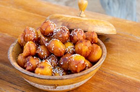 من الخليج إلى الشام.. اللقيمات تُسيطر على موائد رمضان