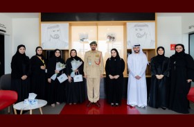 نقاط ضواحي شرطة دبي تحتفي بيوم المرأة الإماراتية 