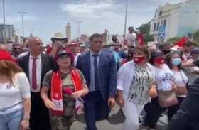 غليان في تونس.. هل يؤدي لسقوط الإخوان؟