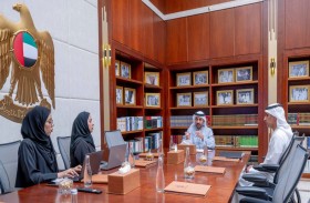 عبد العزيز بن حميد يطّلع على مستجدات مجموعة «عمل جذب واستقطاب الاستثمارات إلى عجمان»