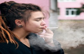 السجائر الإلكترونية والإقلاع عن التدخين.. نتائج متباينة تثير الجدل العلمي
