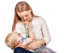 الرضاعة الطبيعية تحمي قلب الأم لسنوات