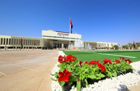 بلدية مدينة العين تنجز أكثر من 252 ألف معاملة رقمية خلال 2025