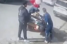 أسطوانة أكسجين تنفجر في وجه بائع فتقتله 