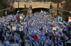     عشرات آلاف الإسرائيليين يتظاهرون ضد إصلاح قضائي 