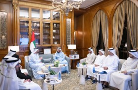 حمدان بن زايد يطلع على أبرز المشاريع الإستراتيجية لقطاعي الطاقة والمياه في منطقة الظفرة