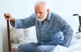 خبراء يكشفون عن «سبب محتمل» لشعور كبار السن بالتعب!