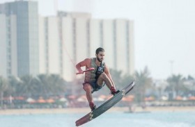 انطلاق الجولة الأولى من بطولة الإمارات للتزلج على الماء في أبوظبي
