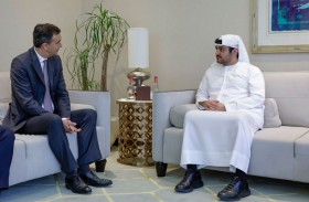 مكتوم بن محمد يستقبل المدير التنفيذي والرئيس العالمي لشركة (جيه إل إل)