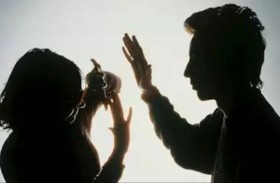 زوج «غيور» يحاول قتل زوجته بسبب خصم من الجزار