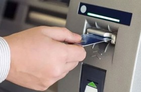 إلزام بنك بتعويض عميل «ابتلع» الصراف الآلي بطاقته