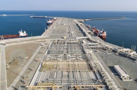 ميناء الفجيرة : خطة لتحييد الأثر الكربوني وتعزيز الاستدامة البيئية.. وقاطرات هجينة تدخل الخدمة قريباً