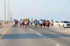90 مشاركا في سباق الجري بمهرجان دلما التاريخي