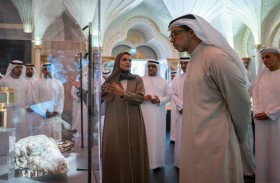 منصور بن زايد يفتتح معرض «إماراتُ الدُّرِ والطيب: إرثٌ متأصلٌ ومستقبلٌ متجدّد» في قصر الوطن احتفاءً بعبق التاريخ الإماراتي وأصالة مفرداته