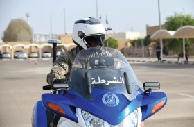 تخريج دورة الدراجات النارية بمشاركة عناصر نسائية بشرطة أبوظبي  