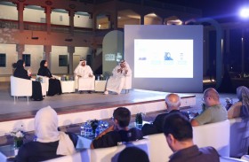 خبراء وأكاديميون: الإشراف العائلي على استخدام التكنولوجيا يعزز حماية الأبناء من مخاطرها