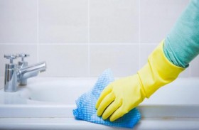 معجون الأسنان لتنظيف جدران الحمام؟