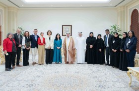 سلطان القاسمي يتسلم شهادة تجديد الاعتراف بالشارقة «مدينة صديقة للطفل» من منظمة «اليونيسف»