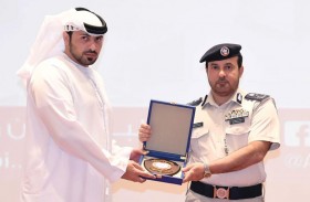 شرطة أبوظبي تكرم جمعية واجب التطوعية تقديراً لتحقيق الأمن المجتمعي