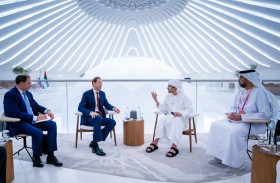 عبدالله بن زايد يستقبل وزير التجارة والصناعة الروسي في إكسبو 2020