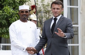  ماكرون يبحث مع الرئيس التشادي انسحاب القوات الفرنسية من النيجر 