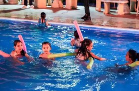 مسابح ليلية من أجل «أطفال القمر»