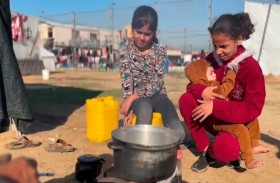 أنين الجوع يدمي القلوب في غزة.. قصص حزينة لمعاناة الأطفال