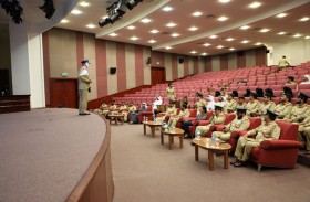 أكاديمية شرطة دبي تجتمع مع موظفيها المواطنين من حملة شهادات الدكتوراة