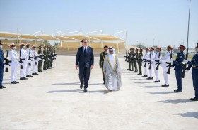 خليفة بن طحنون يستقبل رئيس جمهورية صربيا في واحة الكرامة 