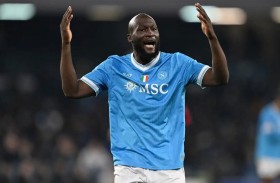 نابولي يعاقب لوكاكو بسبب بقائه في بلجيكا 