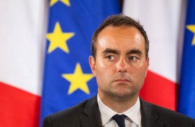  فرنسا تبدي استعدادها لتزويد أوكرانيا المزيد من مدافع قيصر 