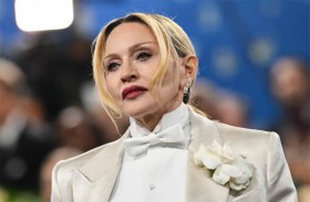 سقوط مادونا في حفل VMAs يثير الجدل