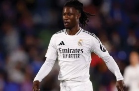 كامافينغا يدخل حسابات مانشستر يونايتد