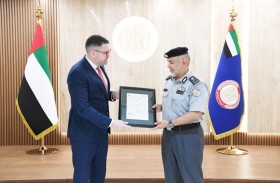 شرطة أبوظبي تحصل على شهادة الاعتماد الدولي لتجربة المتعامل الرقمية‎ IDCX