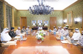 حمدان بن زايد يطلع على مهام وواجبات الحرس الوطني