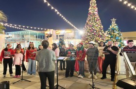 زوار كايت بيتش على موعد مع  سانتا وأجواء احتفالية رائعة على الرمال