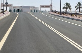 بلدية منطقة الظفرة تنجز أعمال تطوير وتأهيل طريق مستشفى مدينة ليوا