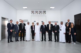 الرئيس الفرنسي السابق يزور مدارس الإمارات الوطنية في أبوظبي