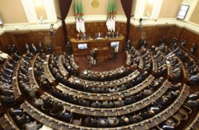 البرلمان الجزائري يصوّت على قانون يجرّم الاستعمار الفرنسي 