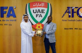بن هزام يلتقي الدكتور حسن محمد عضو مجلس إدارة الاتحاد السوداني لكرة القدم