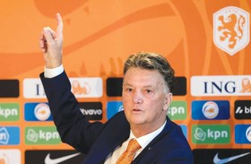 لويس فان غال يعلن استعداده للعودة لتدريب هولندا